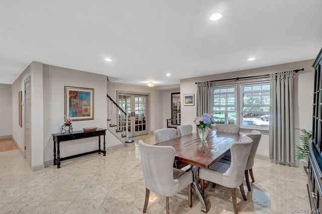24 Fox Road, East Setauket, NY 11733