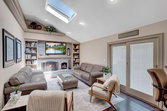 24 Fox Road, East Setauket, NY 11733