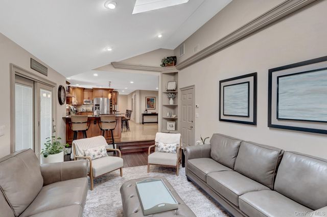 24 Fox Road, East Setauket, NY 11733