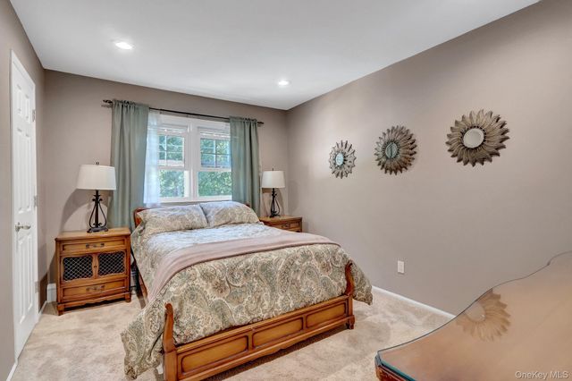 24 Fox Road, East Setauket, NY 11733