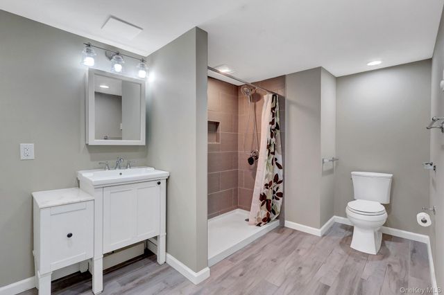 24 Fox Road, East Setauket, NY 11733