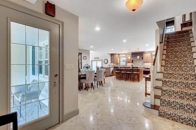 24 Fox Road, East Setauket, NY 11733