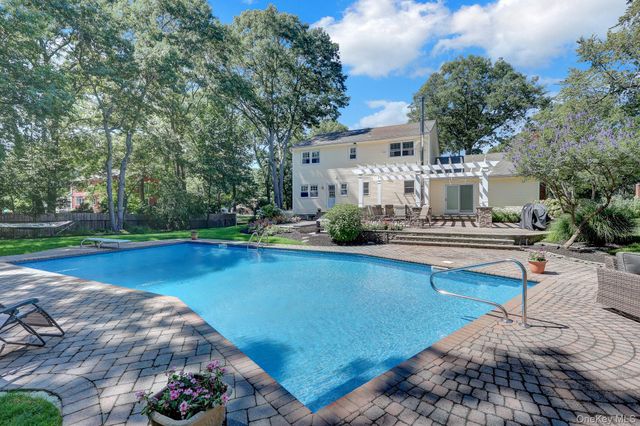 24 Fox Road, East Setauket, NY 11733