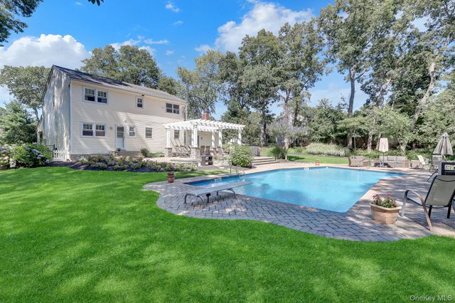 24 Fox Road, East Setauket, NY 11733