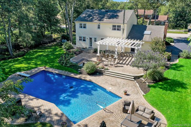 24 Fox Road, East Setauket, NY 11733