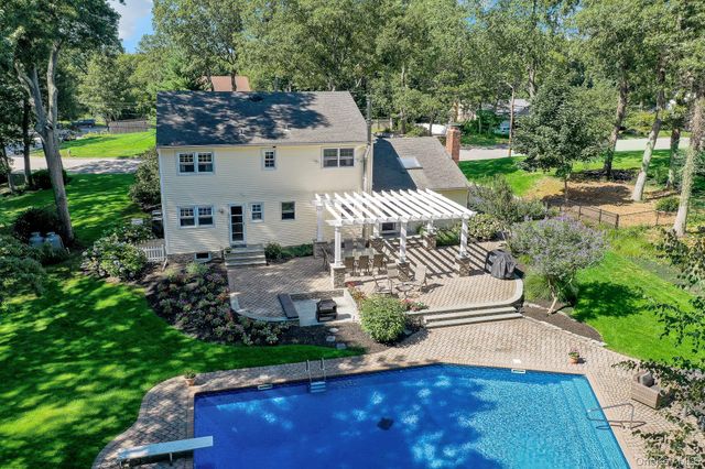 24 Fox Road, East Setauket, NY 11733