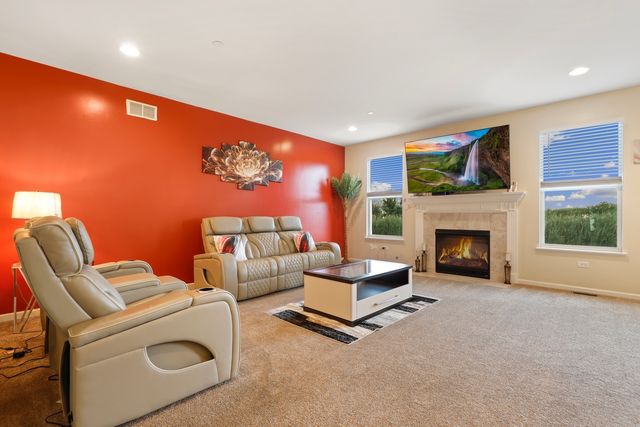 72 Kenneth Avenue, Matteson, IL 60443