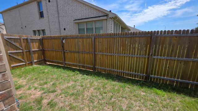 2513 Birchcrest Drive, Fort Worth, TX 76179