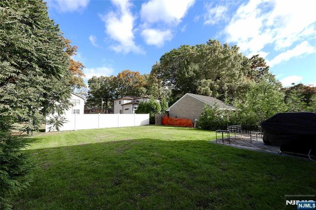 63 Sunset Lane, Tenafly, NJ 07670