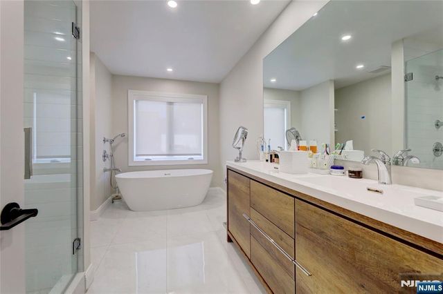 63 Sunset Lane, Tenafly, NJ 07670