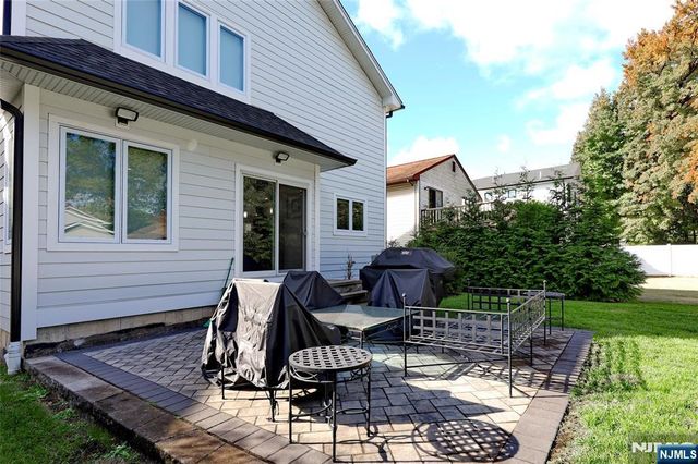 63 Sunset Lane, Tenafly, NJ 07670