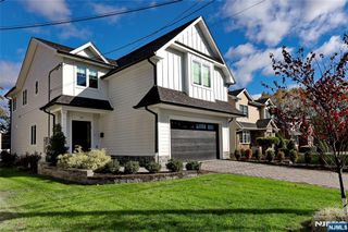 63 Sunset Lane, Tenafly, NJ 07670