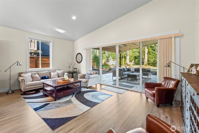 31 E Westwood Lane E, Union, WA 98592