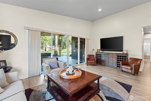 31 E Westwood Lane E, Union, WA 98592