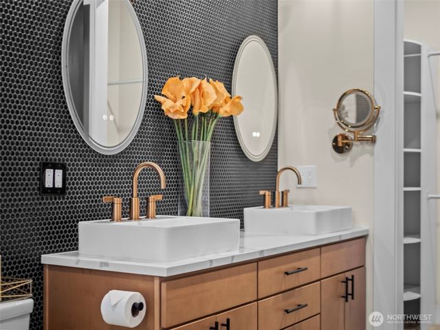 31 E Westwood Lane E, Union, WA 98592