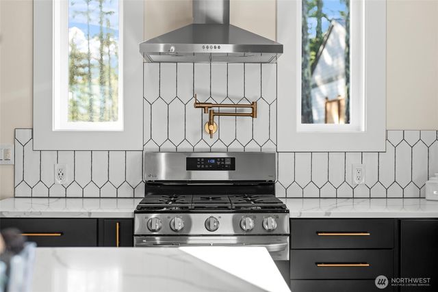 31 E Westwood Lane E, Union, WA 98592