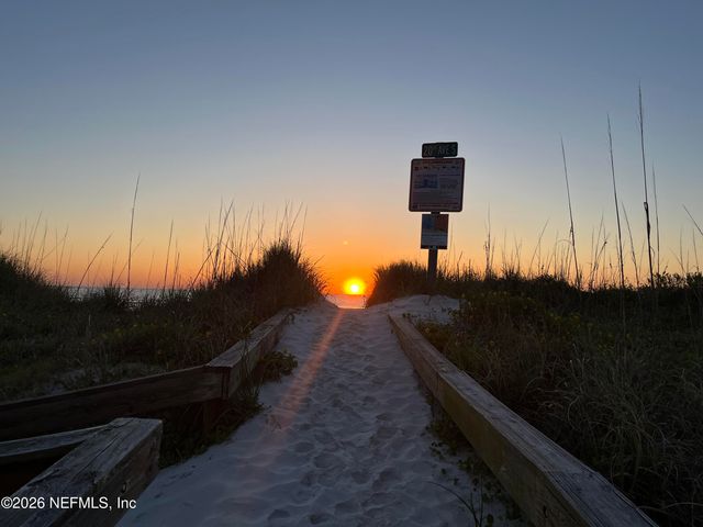 2566 MERRILL Boulevard, Jacksonville Beach, FL 32250