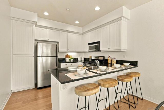 845 Harbor Cliff Way 305, Oceanside, CA 92054