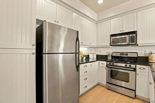 845 Harbor Cliff Way 305, Oceanside, CA 92054
