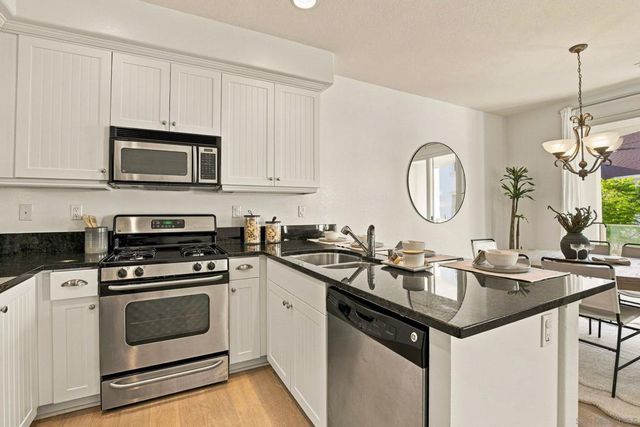 845 Harbor Cliff Way 305, Oceanside, CA 92054