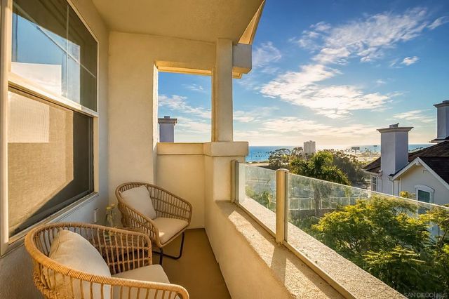 845 Harbor Cliff Way 305, Oceanside, CA 92054