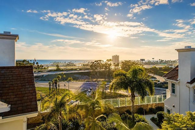 845 Harbor Cliff Way 305, Oceanside, CA 92054