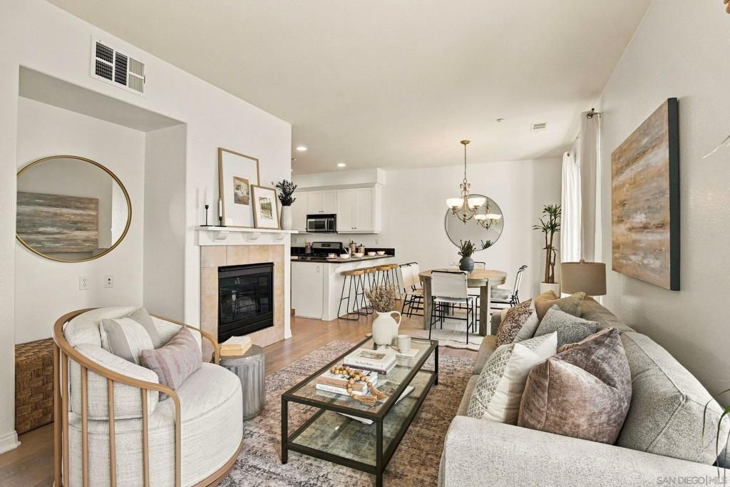 845 Harbor Cliff Way 305, Oceanside, CA 92054