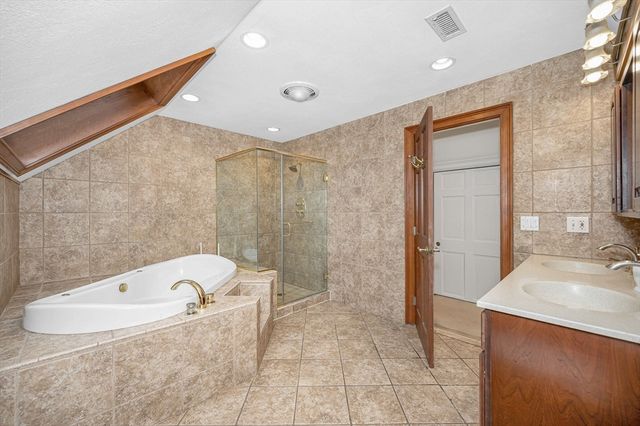 626 Forest St, North Andover, MA 01845