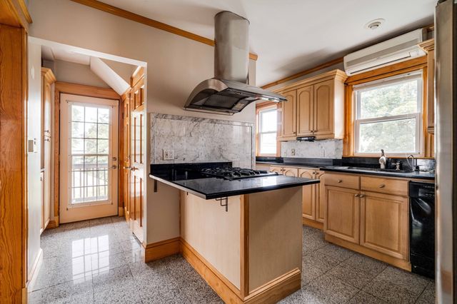 59 Court St 2, Medford, MA 02155