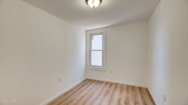 82 Wall Street, Amsterdam, NY 12010