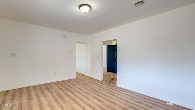 82 Wall Street, Amsterdam, NY 12010