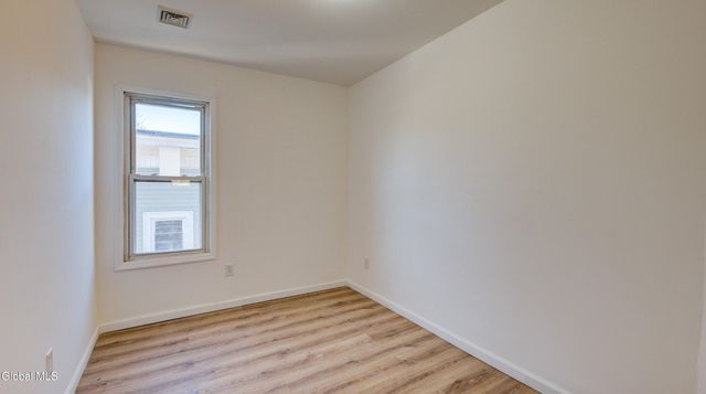 82 Wall Street, Amsterdam, NY 12010