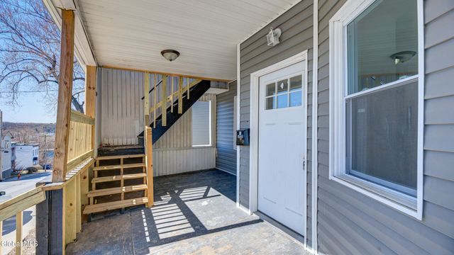 82 Wall Street, Amsterdam, NY 12010