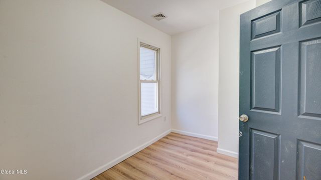 82 Wall Street, Amsterdam, NY 12010