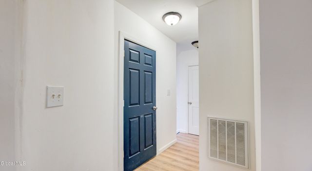 82 Wall Street, Amsterdam, NY 12010