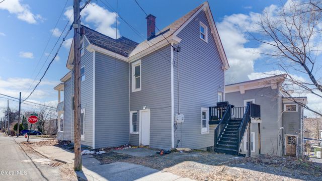 82 Wall Street, Amsterdam, NY 12010