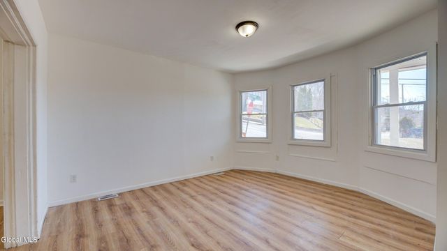 82 Wall Street, Amsterdam, NY 12010