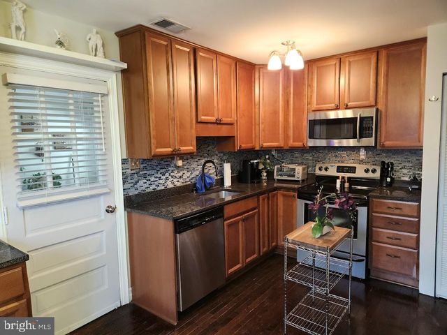 10833 WARWICK AVE, Fairfax, VA 22030