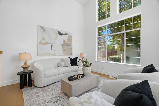 2325 De Varona Place, Santa Clara, CA 95050