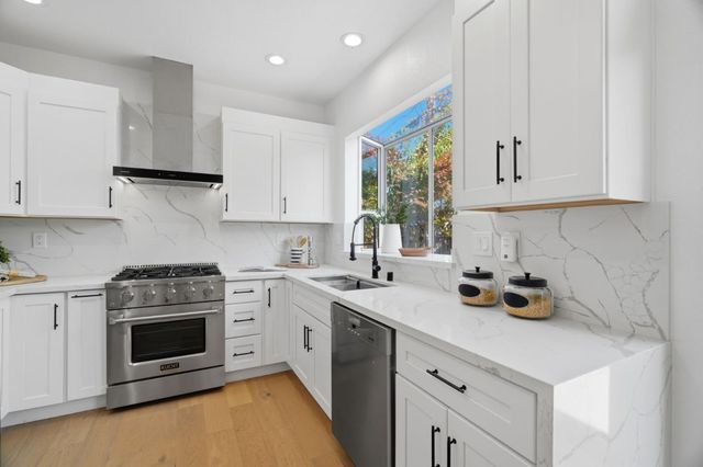 2325 De Varona Place, Santa Clara, CA 95050