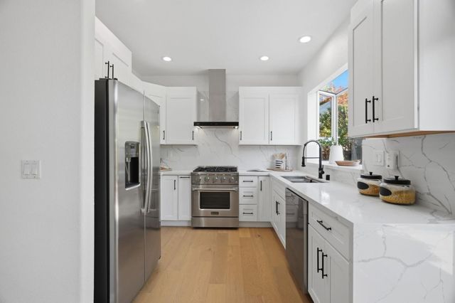 2325 De Varona Place, Santa Clara, CA 95050