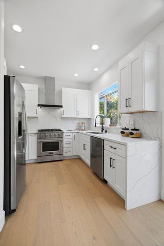 2325 De Varona Place, Santa Clara, CA 95050