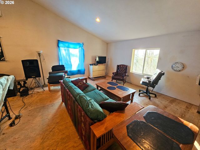 43911 Ne COLUMBIA TIE Rd, Amboy, WA 98601