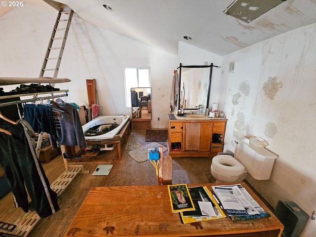 43911 Ne COLUMBIA TIE Rd, Amboy, WA 98601