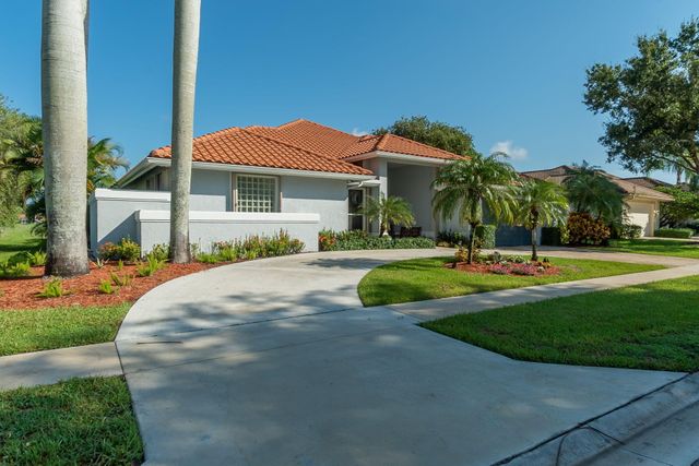 1907 S Club Drive, Wellington, FL 33414