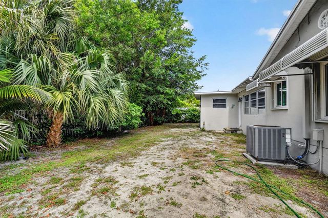 338 Edmor Road, West Palm Beach, FL 33405