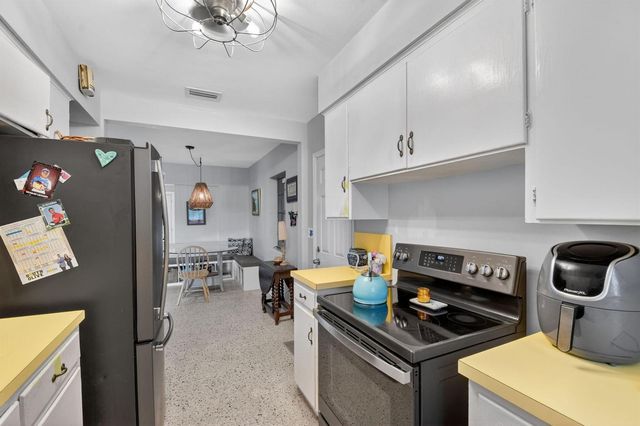 338 Edmor Road, West Palm Beach, FL 33405