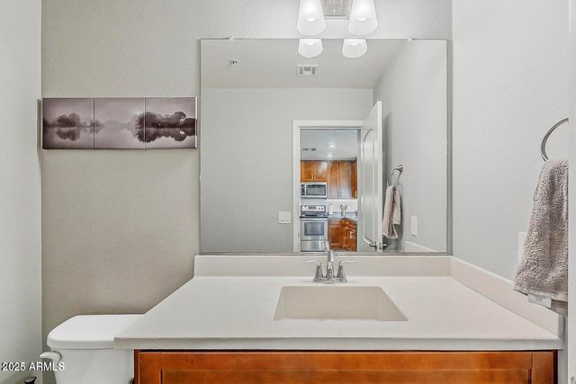 2821 S SKYLINE Drive 141, Mesa, AZ 85212