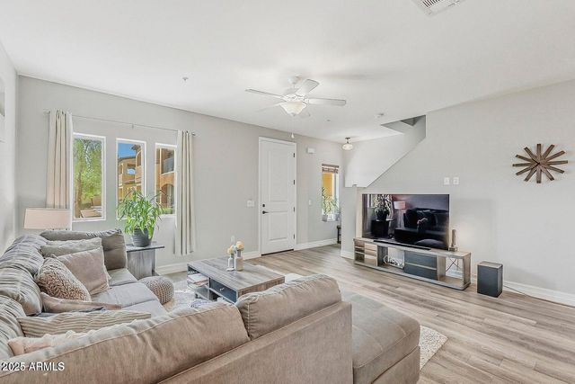 2821 S SKYLINE Drive 141, Mesa, AZ 85212