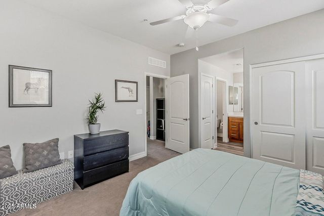 2821 S SKYLINE Drive 141, Mesa, AZ 85212